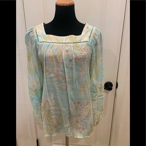 Lauren Conrad floral blouse Size Small